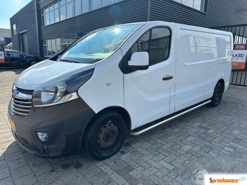 Opel Vivaro 2017,  1.6 - Na sprzedaż za 29 800 zł - Malutkie