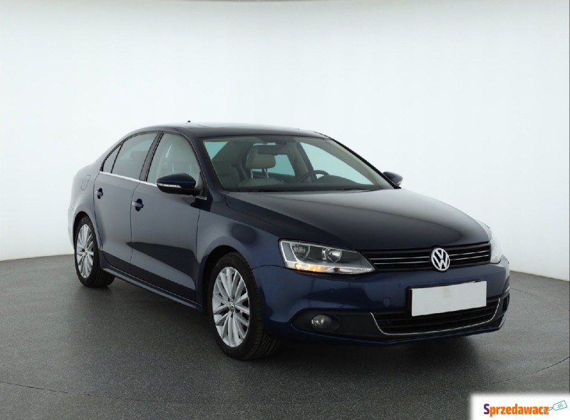 Volkswagen Jetta  Liftback 2010,  1.6 diesel - Na sprzedaż za 22 999 zł - Piaseczno