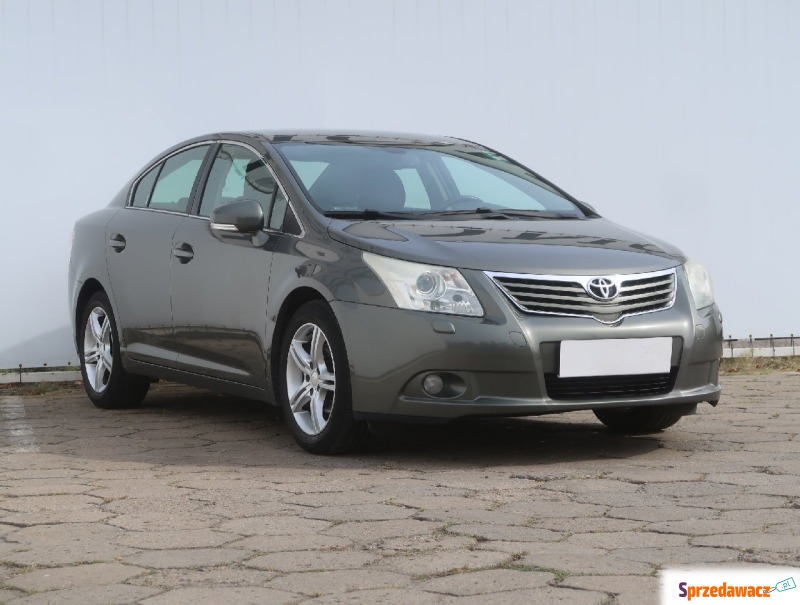 Toyota Avensis  Liftback 2009,  1.8 benzyna - Na sprzedaż za 31 999 zł - Łódź