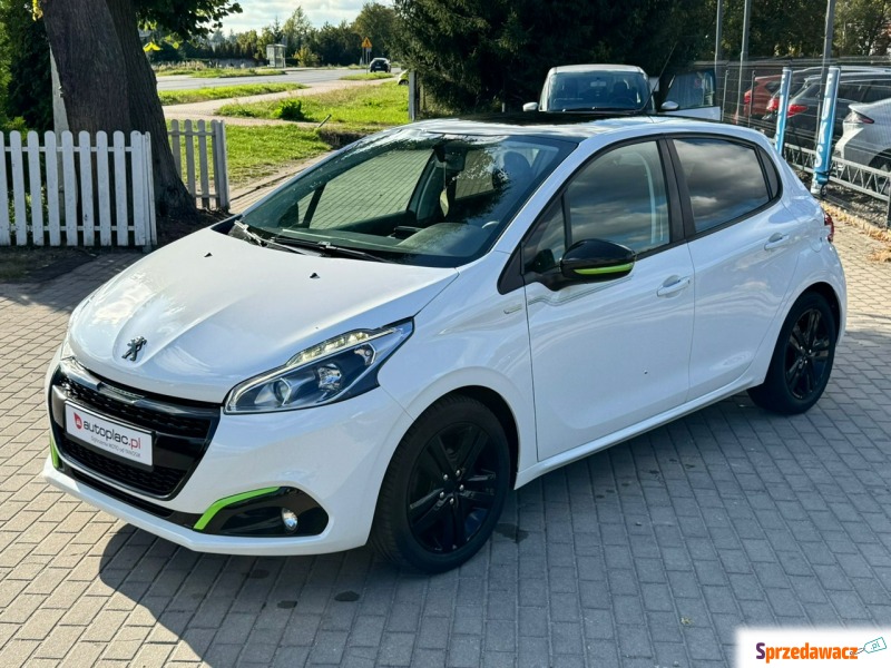 Peugeot 208  Hatchback 2015,  1.2 benzyna - Na sprzedaż za 28 900 zł - Zduńska Wola