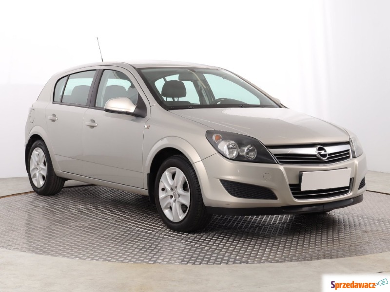 Opel Astra  Hatchback 2010,  1.4 benzyna+LPG - Na sprzedaż za 17 499 zł - Katowice