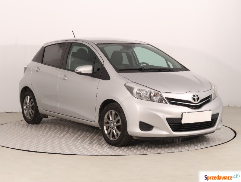 Toyota Yaris 1.33 Dual VVT-i (99KM), 2014 - Samochody osobowe - Kielce