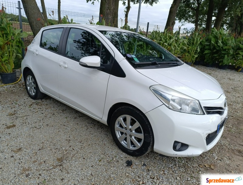 Toyota Yaris  Hatchback 2014,  1.0 benzyna - Na sprzedaż za 18 900 zł - Pleszew