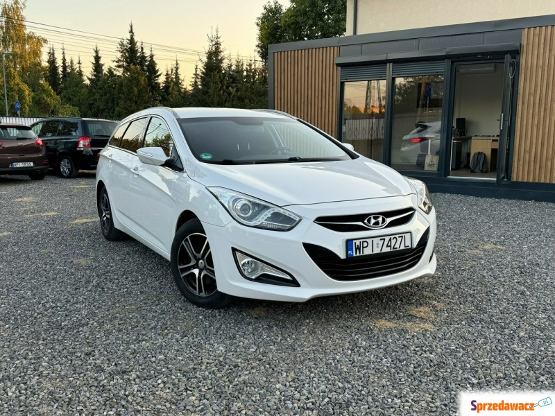 Hyundai i40 2013,  1.6 benzyna - Na sprzedaż za 39 500 zł - Gołków