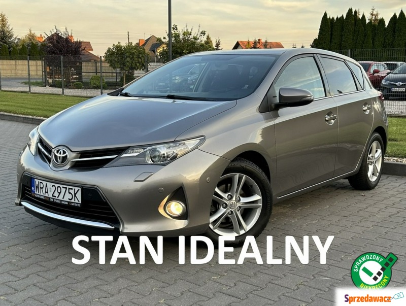 Toyota Auris  Hatchback 2013,  1.6 benzyna - Na sprzedaż za 43 700 zł - Kotarwice