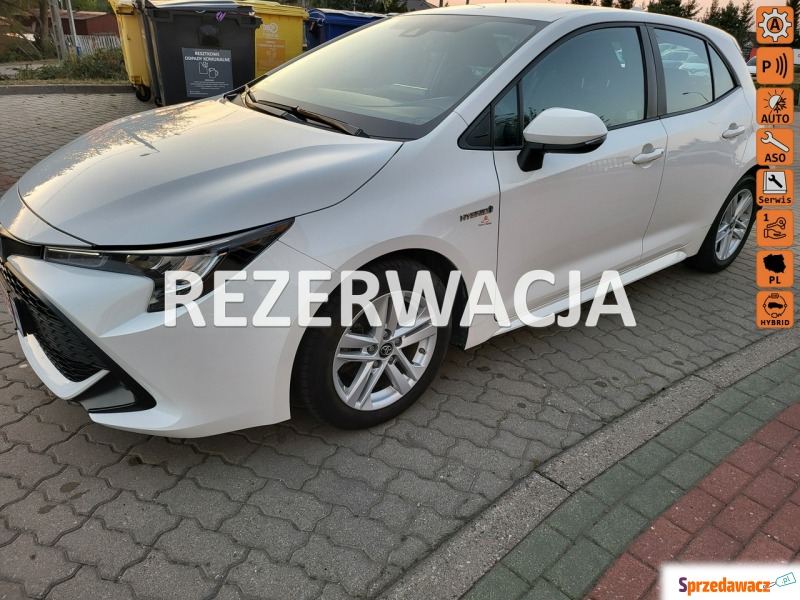 Toyota Corolla  Hatchback 2019,  1.8 hybryda - Na sprzedaż za 62 601 zł - Białystok