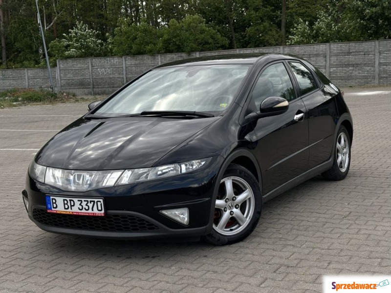 Honda Civic  Hatchback 2006,  1.8 benzyna - Na sprzedaż za 19 900 zł - Nisko