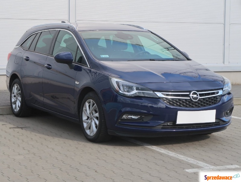 Opel Astra  Kombi 2017,  1.6 diesel - Na sprzedaż za 37 999 zł - Toruń