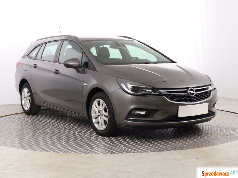 Opel Astra  Kombi 2017,  1.6 diesel - Na sprzedaż za 38 999 zł - Katowice