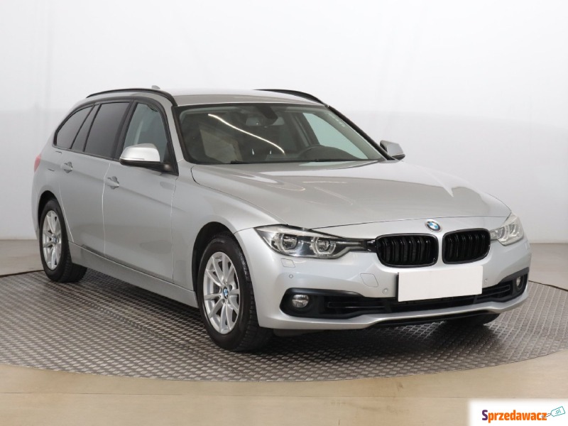 BMW Seria 3  Kombi 2018,  1.5 benzyna - Na sprzedaż za 57 999 zł - Zabrze