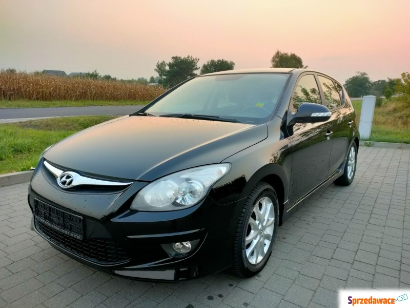 Hyundai i30  Hatchback 2011,  1.4 benzyna - Na sprzedaż za 23 900 zł - Burzenin