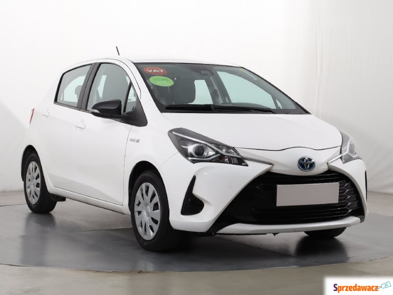 Toyota Yaris  Hatchback 2018,  1.5 benzyna - Na sprzedaż za 48 999 zł - Katowice