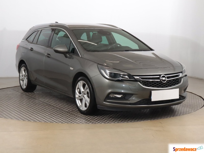 Opel Astra  Kombi 2017,  1.4 benzyna - Na sprzedaż za 54 999 zł - Zabrze