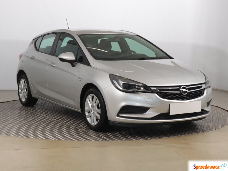 Opel Astra  Hatchback 2017,  1.4 benzyna - Na sprzedaż za 46 999 zł - Zabrze