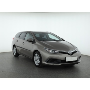 Toyota Auris 1.4 D-4D (90KM), 2015