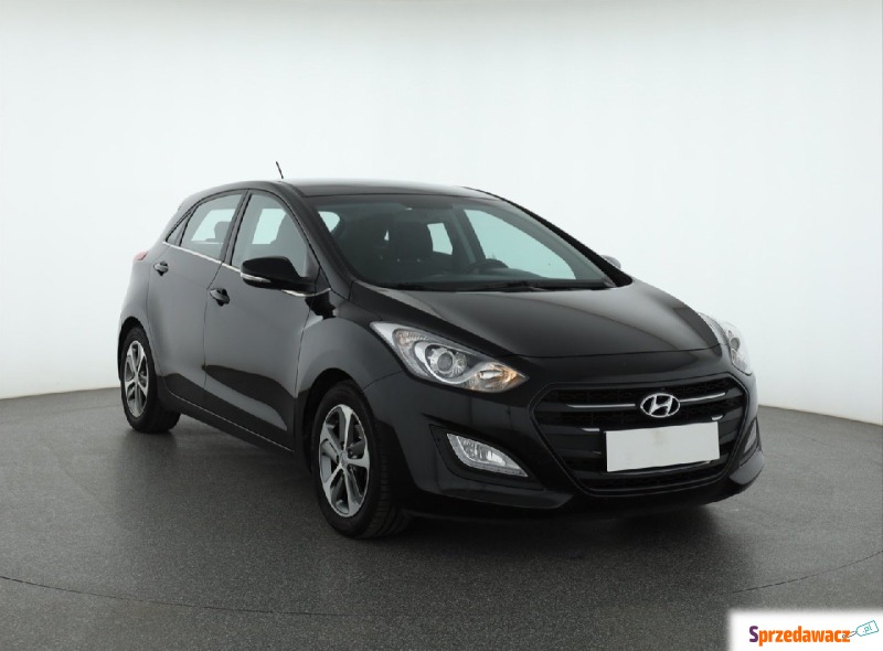 Hyundai i30  Hatchback 2015,  1.6 diesel - Na sprzedaż za 22 999 zł - Piaseczno