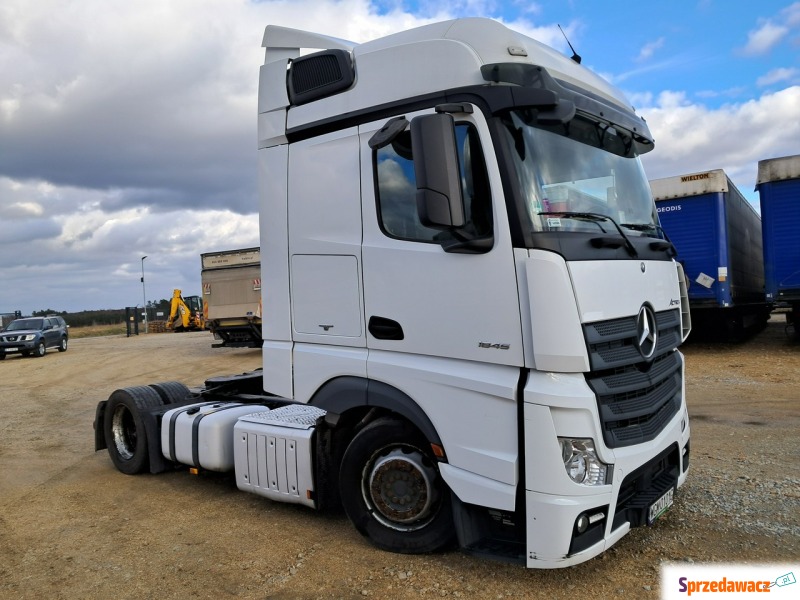 Mercedes actros - 2015 - Ciągniki siodłowe - Komorniki