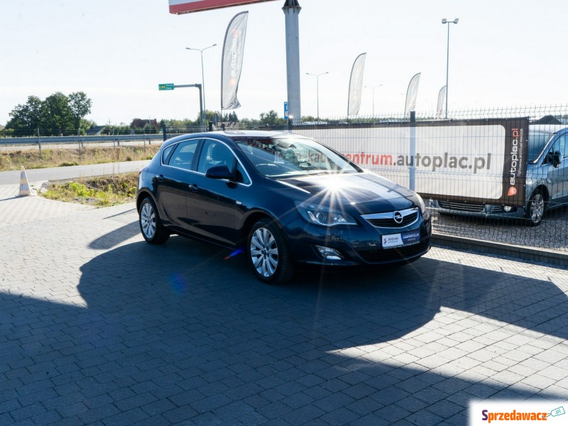 Opel Astra  Hatchback 2010,  1.4 benzyna - Na sprzedaż za 26 800 zł - Lipówki