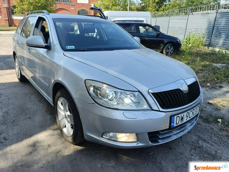 Skoda Octavia 2009,  1.8 benzyna - Na sprzedaż za 8 979,00 zł - Komorniki