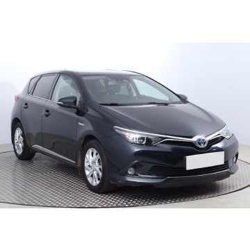 Toyota Auris Hybrid (136KM), 2016