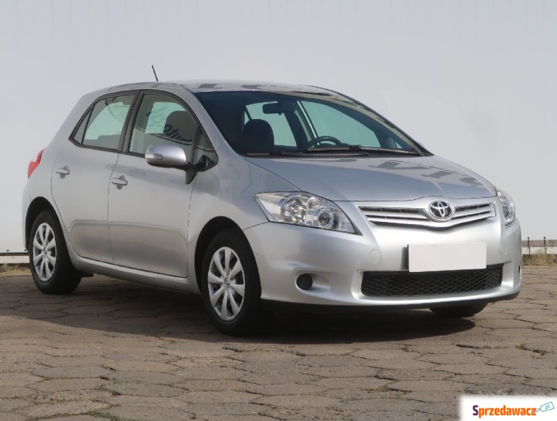 Toyota Auris  Hatchback 2013,  1.4 benzyna - Na sprzedaż za 32 999 zł - Łódź