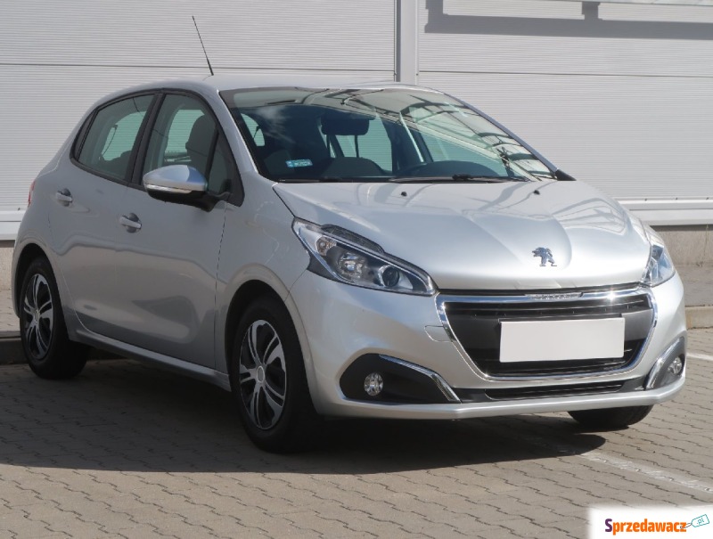 Peugeot 208  Hatchback 2018,  1.2 benzyna - Na sprzedaż za 38 999 zł - Pilchowo