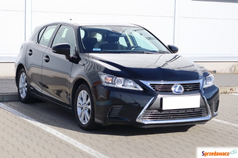 Lexus CT  Hatchback 2015,  1.8 benzyna - Na sprzedaż za 57 999 zł - Wodzisław Śląski