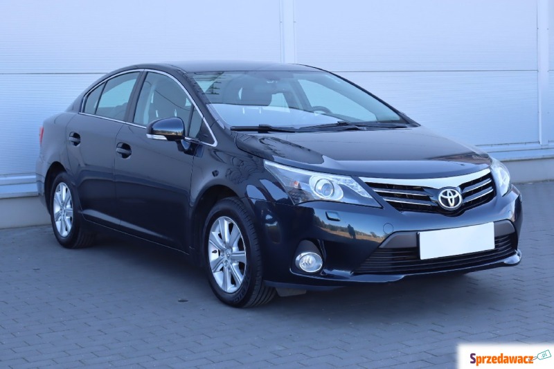 Toyota Avensis  Liftback 2014,  1.8 benzyna - Na sprzedaż za 45 999 zł - Gorzów Wielkopolski