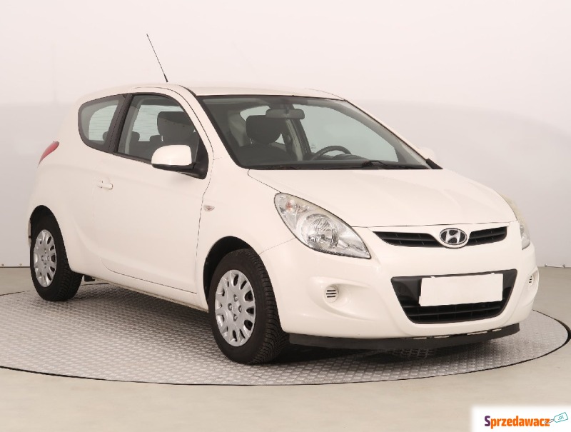 Hyundai i20  Hatchback 2011,  1.3 benzyna - Na sprzedaż za 13 999 zł - Opole