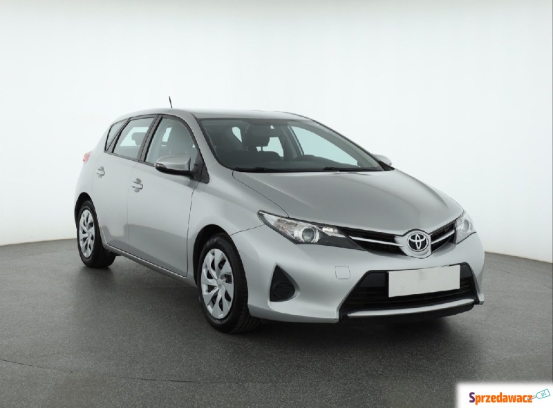 Toyota Auris  Hatchback 2015,  1.4 benzyna - Na sprzedaż za 32 999 zł - Piaseczno