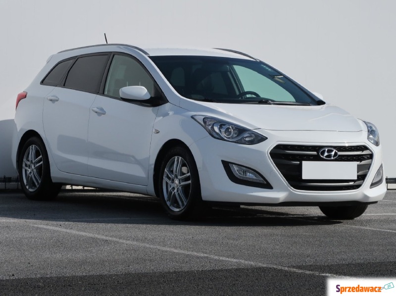 Hyundai i30  Kombi 2015,  1.6 diesel - Na sprzedaż za 30 999 zł - Lublin