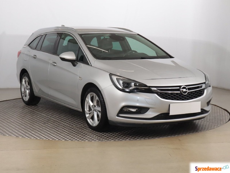 Opel Astra  Kombi 2017,  1.6 diesel - Na sprzedaż za 34 999 zł - Zabrze