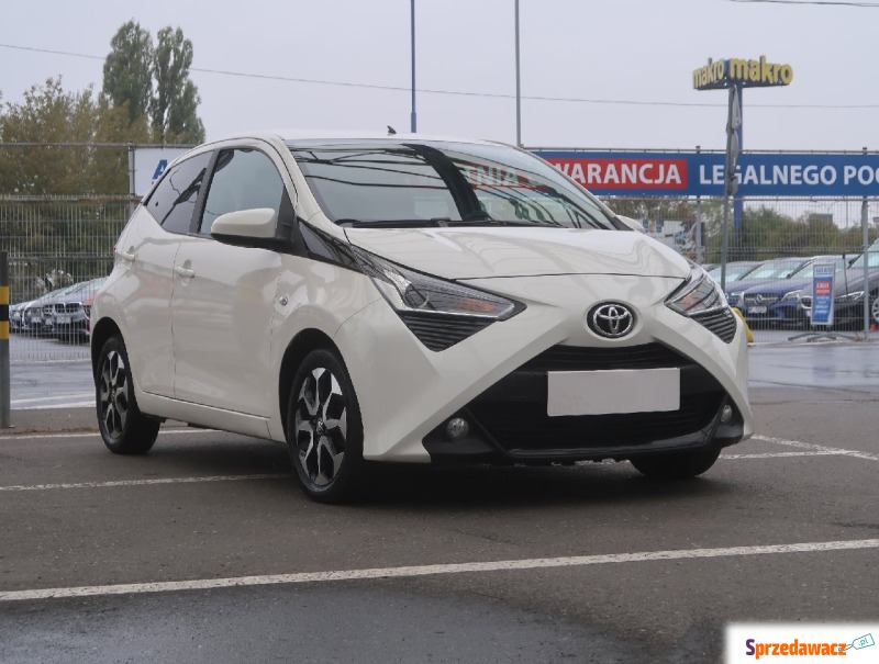 Toyota Aygo  Hatchback 2018,  1.0 benzyna - Na sprzedaż za 37 999 zł - Łódź