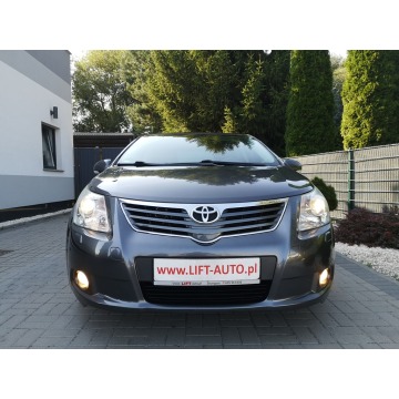 Toyota Avensis 2011,  1.8 benzyna - Na sprzedaż za 34 900 zł - Strzegom - zdjęcie 2