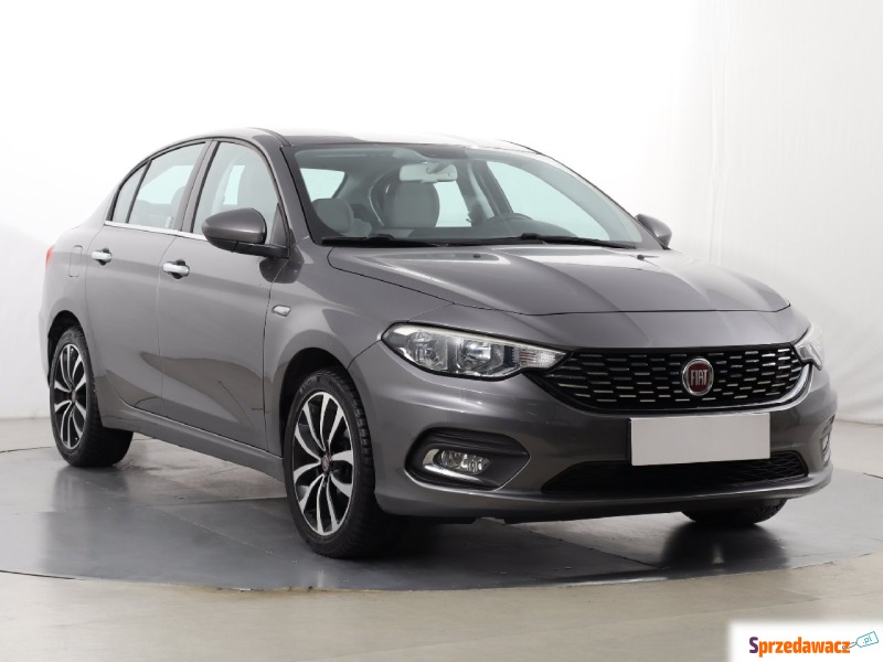 Fiat Tipo  Liftback 2016,  1.4 benzyna - Na sprzedaż za 37 999 zł - Katowice