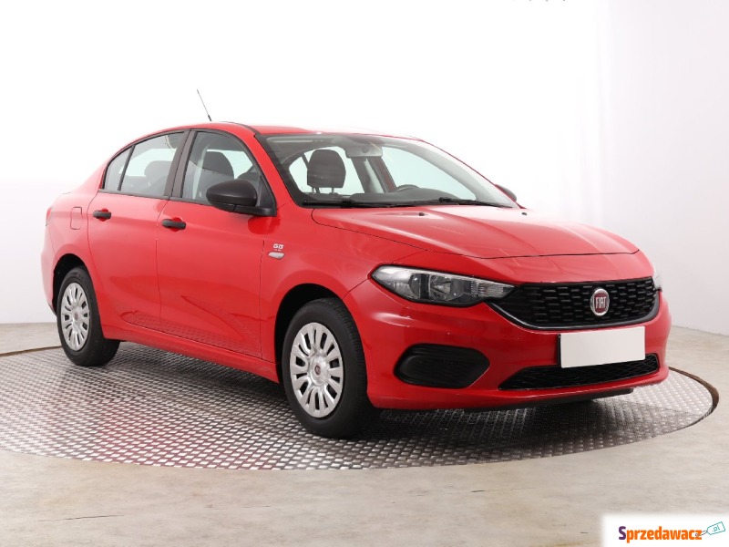 Fiat Tipo  Liftback 2019,  1.4 benzyna - Na sprzedaż za 41 499 zł - Katowice