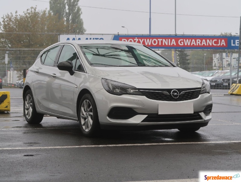 Opel Astra  Hatchback 2021,  1.2 benzyna - Na sprzedaż za 49 999 zł - Łódź