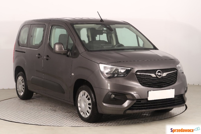 Opel Combo  Pick-up 2020,  1.5 diesel - Na sprzedaż za 45 999 zł - Lubin