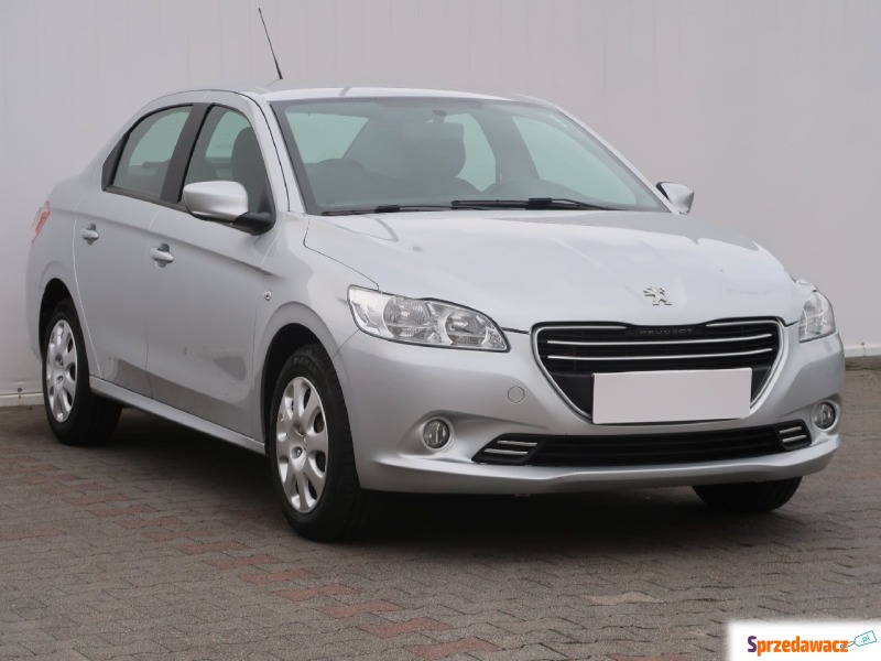 Peugeot 301  Liftback 2015,  1.6 benzyna - Na sprzedaż za 23 999 zł - Bielany Wrocławskie