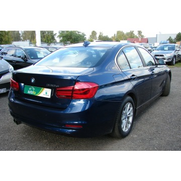 BMW Seria 3  Sedan/Limuzyna 2017,  2.0 hybryda, automat - Na sprzedaż za 71 900 zł - Piła - zdjęcie 3