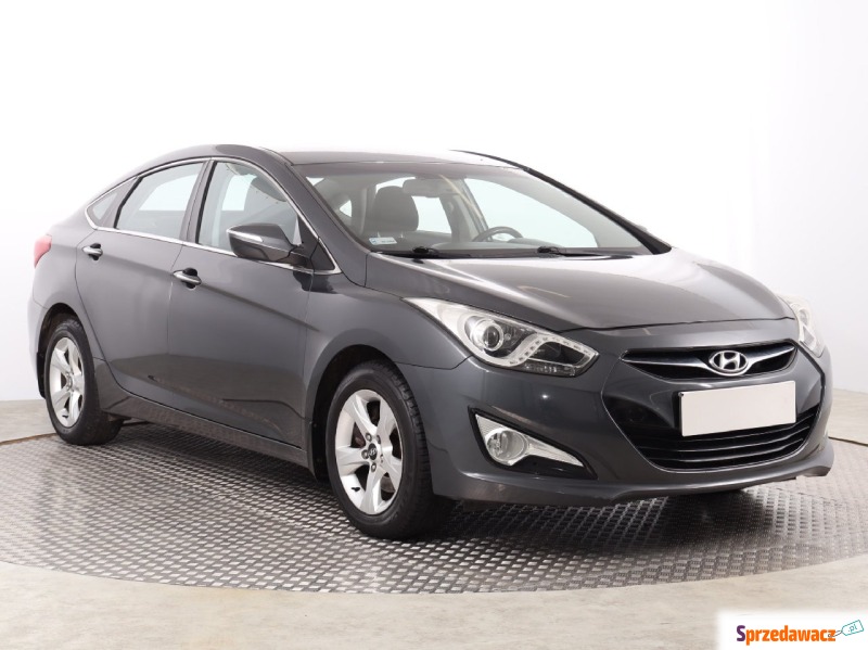 Hyundai i40  Liftback 2012,  1.6 benzyna - Na sprzedaż za 36 999 zł - Katowice