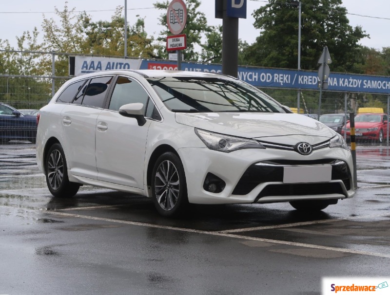 Toyota Avensis 2.0 D-4D (143KM), 2015 - Samochody osobowe - Łódź