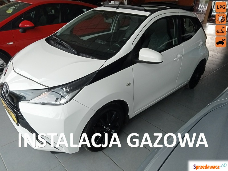 Toyota Aygo  Hatchback 2015,  1.0 benzyna+LPG - Na sprzedaż za 29 900 zł - Łódź