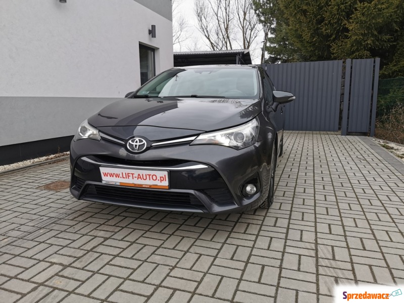 Toyota Avensis 2015