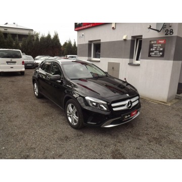 Mercedes GLA 200 1.6dm³ 156KM