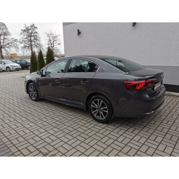 Toyota Avensis 2015,  1.8 benzyna - Na sprzedaż za 59 900 zł - Strzegom - zdjęcie 8