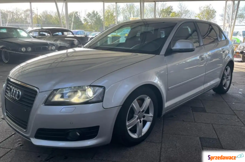 Audi A3  Hatchback 2013,  0.1 benzyna - Na sprzedaż za 32 900 zł - Nisko