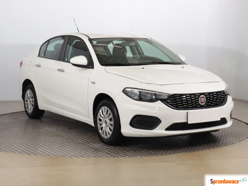 Fiat Tipo  Liftback 2018,  1.4 benzyna - Na sprzedaż za 39 999 zł - Zabrze