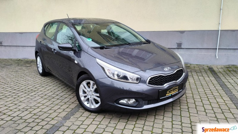 Kia Ceed  Hatchback 2013,  1.6 diesel - Na sprzedaż za 31 900 zł - Chlewice