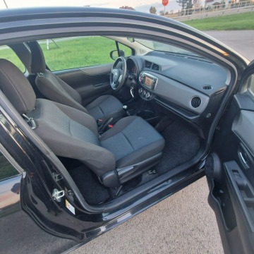 Toyota Yaris  Hatchback 2012,  1.0 benzyna - Na sprzedaż za 19 990 zł - Tomaszów Lubelski - zdjęcie 8